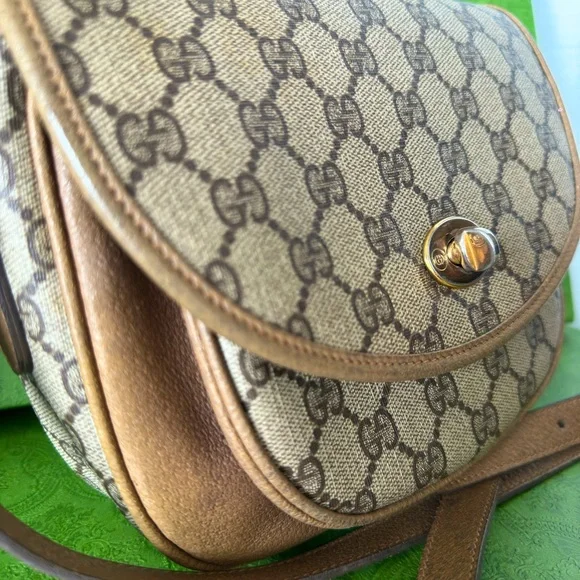 Authentic Gucci Shoulder /Crossbody Bag. - Picture 14 of 17